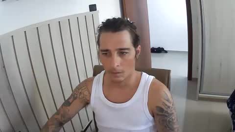 wave_boyy online show from May 2026 12:23:02 PM