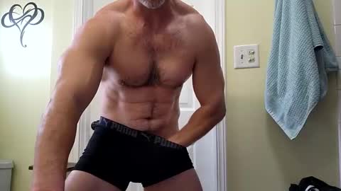 waynekent80 online show from February 2026 07:18:01 PM