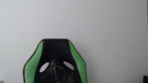 Trixie 3 online show from February 2026 02:04:02 PM