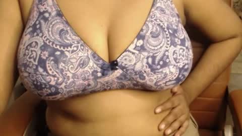 mina online show from April 2026 04:01:01 PM