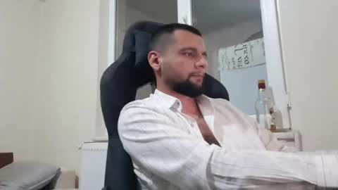 Snapshot of weezing442 chatting on December 2024 05:00:01 PM alp online show from December 2024 05:00:01 PM