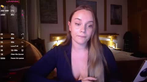 Lana online show from June 2026 07:44:02 PM