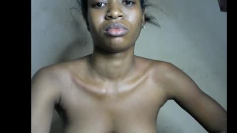 Snapshot of wet_pussy200 chatting on December 2025 08:14:01 PM Bella online show from December 2025 08:14:01 PM