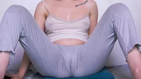 Beatrice Moan from LovenseWet from Tip MenuOpen for Private online show from April 2026 04:06:02 AM