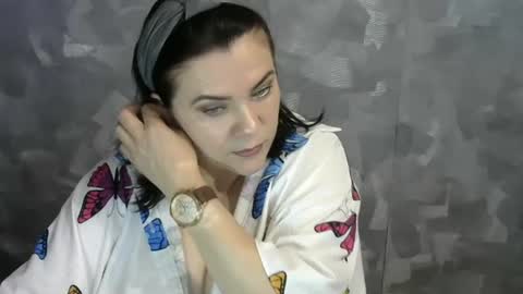 Snapshot of white__queen_ chatting on July 2026 08:16:01 AM white__queen_ online show from July 2026 08:16:01 AM