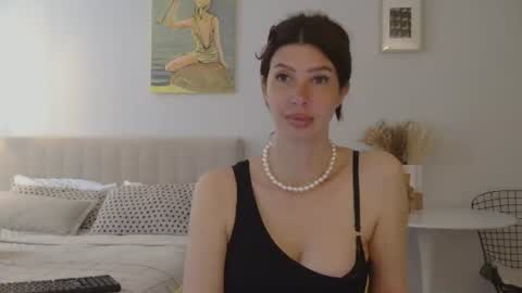 Snapshot of whitequeen888 chatting on June 2026 04:37:02 AM White Queen online show from June 2026 04:37:02 AM