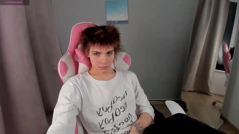 Snapshot of whiterabbit342 chatting on December 2025 01:18:02 PM Geoffrey online show from December 2025 01:18:02 PM