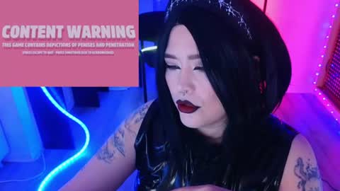 Snapshot of wickedxqueen chatting on July 2026 09:25:01 PM Laura online show from July 2026 09:25:01 PM