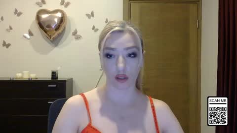 Snapshot of wild_silk_desire chatting on April 2026 06:42:02 PM Alina online show from April 2026 06:42:02 PM