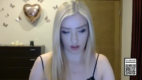 Snapshot of wild_silk_desire chatting on April 2026 05:43:01 PM Alina online show from April 2026 05:43:01 PM