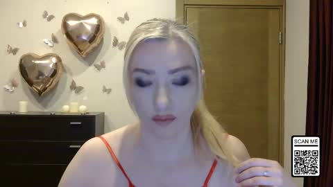 Snapshot of wild_silk_desire chatting on April 2026 05:55:01 PM Alina online show from April 2026 05:55:01 PM