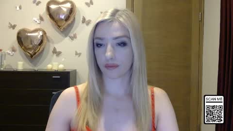 Snapshot of wild_silk_desire chatting on April 2026 05:30:01 PM Alina online show from April 2026 05:30:01 PM