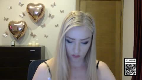 Snapshot of wild_silk_desire chatting on June 2026 03:39:02 PM Alina online show from June 2026 03:39:02 PM