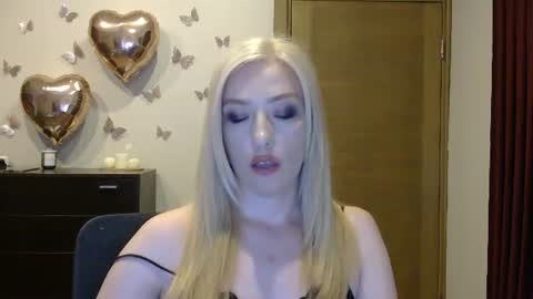 Snapshot of wild_silk_desire chatting on June 2026 05:17:02 PM Alina online show from June 2026 05:17:02 PM