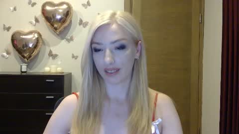 Snapshot of wild_silk_desire chatting on June 2026 04:56:01 PM Alina online show from June 2026 04:56:01 PM