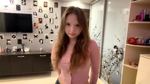 Olivia online show from April 2026 03:31:02 PM