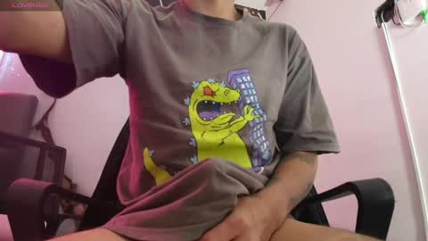 willou_86 online show from April 2026 01:44:01 PM