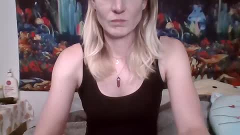 Snapshot of willowxo223 chatting on June 2026 01:06:01 AM willowxo223 online show from June 2026 01:06:01 AM