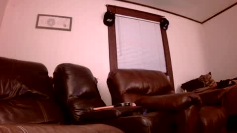 willydogg83 online show from June 2026 02:03:01 AM