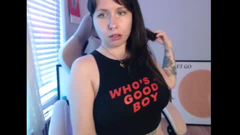 Eevie online show from September 2025 11:18:02 PM