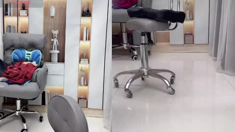 CN WEIWEI online show from April 2026 12:11:02 AM