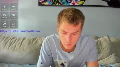 Wolfienov online show from December 2024 09:49:02 PM