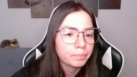 Snapshot of wolfs_daughter chatting on July 2026 02:14:01 AM Alex online show from July 2026 02:14:01 AM
