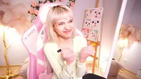 wow_angel online show from May 2026 05:35:02 AM