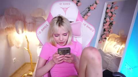 wow_angel online show from May 2026 09:03:01 AM
