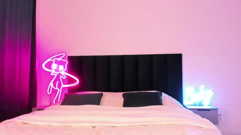 Snapshot of wowlovie666 chatting on December 2024 02:10:02 AM Emi online show from December 2024 02:10:02 AM