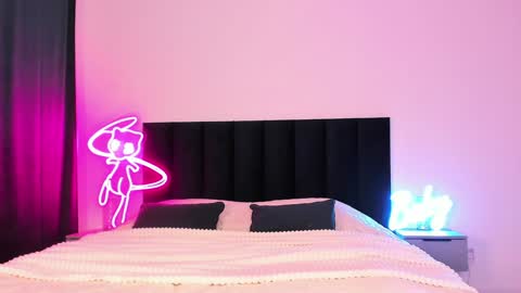 Snapshot of wowlovie666 chatting on December 2024 02:12:02 AM Emi online show from December 2024 02:12:02 AM