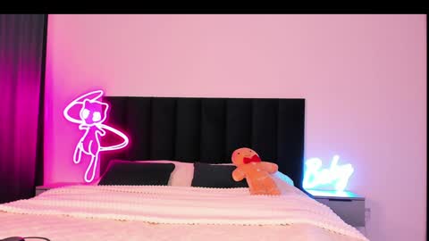 Snapshot of wowlovie666 chatting on December 2024 03:03:02 AM Emi online show from December 2024 03:03:02 AM