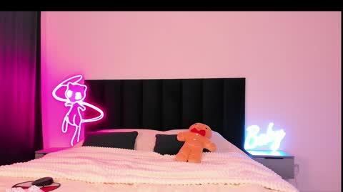 Snapshot of wowlovie666 chatting on January 2025 07:09:02 AM Emi online show from January 2025 07:09:02 AM