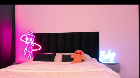 Snapshot of wowlovie666 chatting on January 2025 04:08:01 AM Emi online show from January 2025 04:08:01 AM