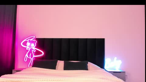 Snapshot of wowlovie666 chatting on February 2025 04:04:02 AM Emi online show from February 2025 04:04:02 AM