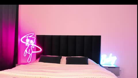 Snapshot of wowlovie666 chatting on February 2025 05:01:01 AM Emi online show from February 2025 05:01:01 AM