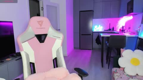 Snapshot of wowlovie666 chatting on October 2025 04:04:02 PM Emi online show from October 2025 04:04:02 PM