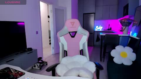 Emi online show from April 2026 05:07:02 AM