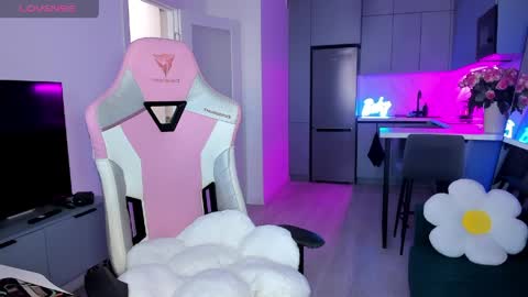 Emi online show from April 2026 05:12:02 AM