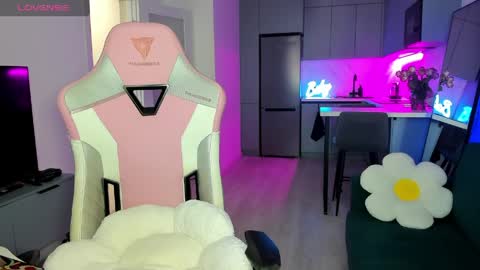 Emi online show from April 2026 05:13:01 AM