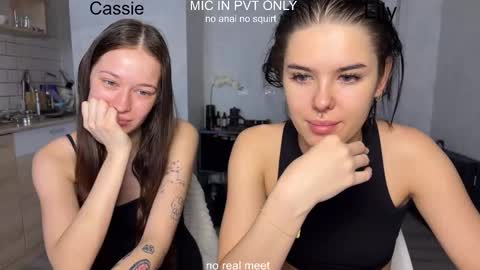 wiwi clap clap cat baby girl online show from February 2026 10:19:02 AM