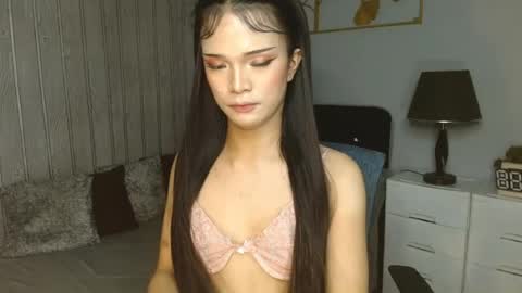 Snapshot of xasian_dollx chatting on July 2026 06:38:02 AM ELLA online show from July 2026 06:38:02 AM