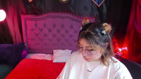 xialee and Lio online show from January 2025 08:41:02 AM