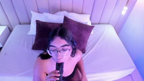 Snapshot of xolara chatting on April 2026 10:51:02 AM Xolara online show from April 2026 10:51:02 AM