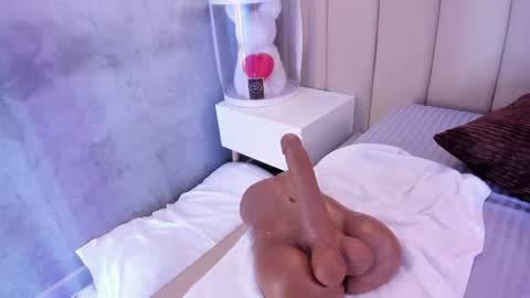 Snapshot of xolara chatting on May 2026 10:45:01 AM Xolara online show from May 2026 10:45:01 AM