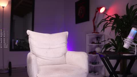   online show from February 2025 03:08:01 AM