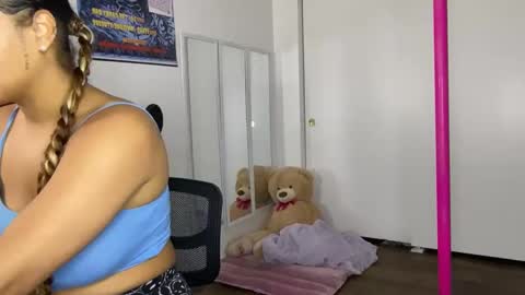 xStarGazingx online show from October 2025 08:31:01 PM