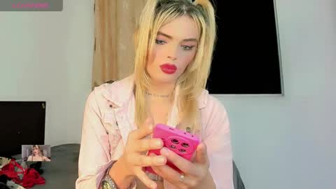 Snapshot of xthesexyboyx chatting on June 2026 05:31:02 AM Femboy Exotic online show from June 2026 05:31:02 AM