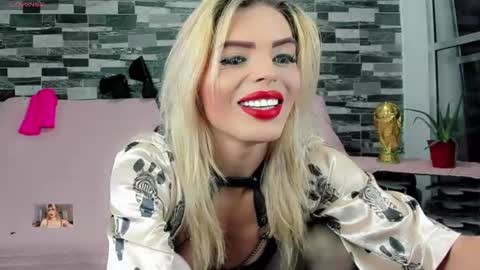 Snapshot of xthesexyboyx chatting on July 2026 06:05:01 AM Femboy Exotic online show from July 2026 06:05:01 AM