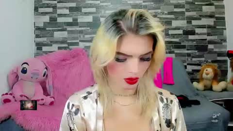 Snapshot of xthesexyboyx chatting on July 2026 02:05:01 AM Femboy Exotic online show from July 2026 02:05:01 AM